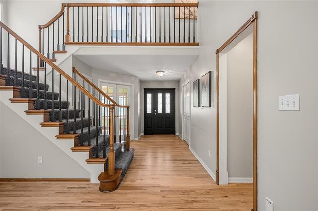 3010 S Bradford Lane, Blue Springs, MO 64015