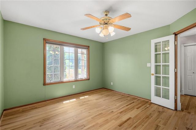 3010 S Bradford Lane, Blue Springs, MO 64015