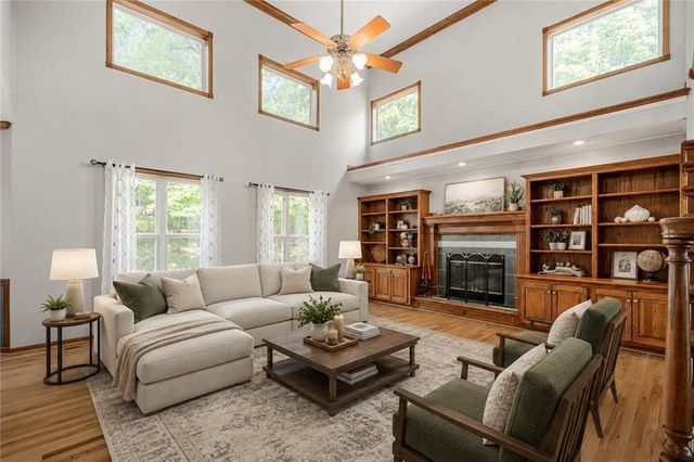 3010 S Bradford Lane, Blue Springs, MO 64015