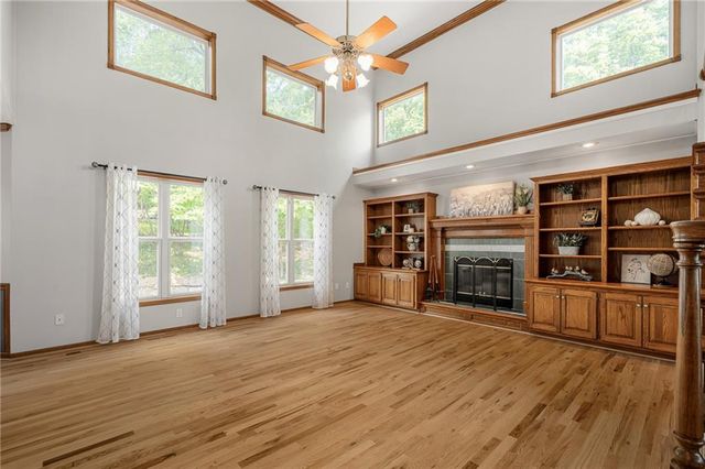 3010 S Bradford Lane, Blue Springs, MO 64015