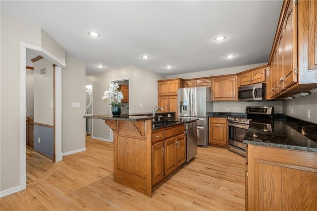 3010 S Bradford Lane, Blue Springs, MO 64015