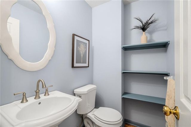 3010 S Bradford Lane, Blue Springs, MO 64015