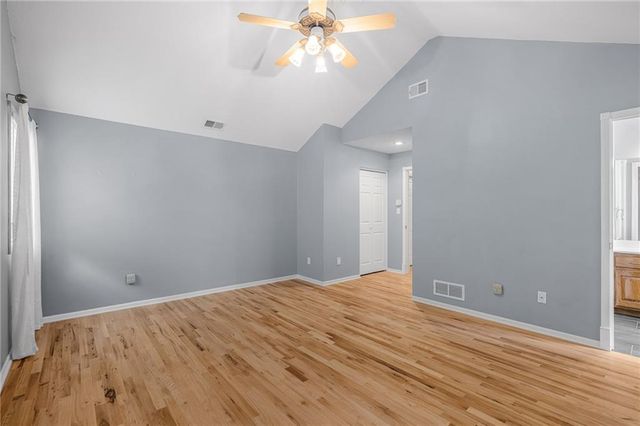 3010 S Bradford Lane, Blue Springs, MO 64015