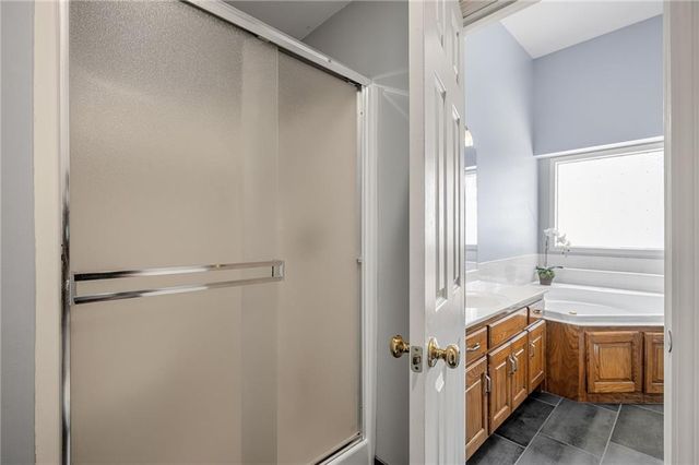 3010 S Bradford Lane, Blue Springs, MO 64015