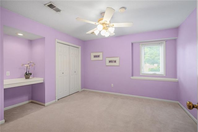 3010 S Bradford Lane, Blue Springs, MO 64015