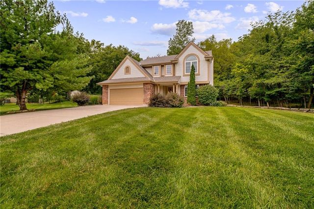 3010 S Bradford Lane, Blue Springs, MO 64015
