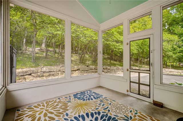 3010 S Bradford Lane, Blue Springs, MO 64015