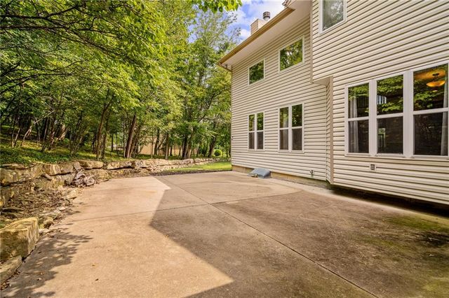 3010 S Bradford Lane, Blue Springs, MO 64015