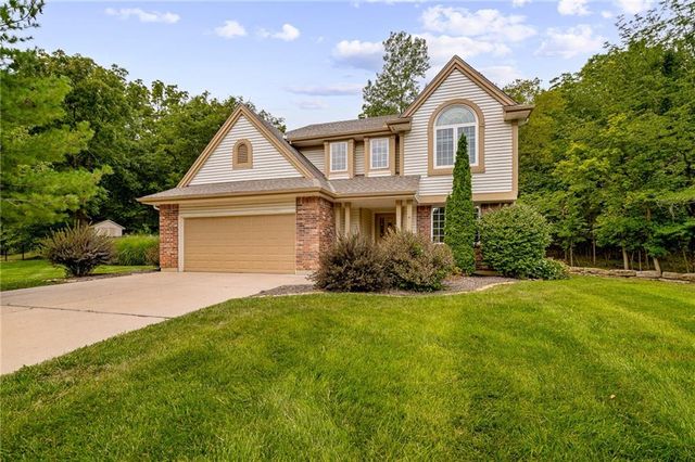 3010 S Bradford Lane, Blue Springs, MO 64015