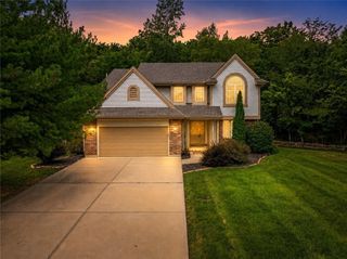 3010 S Bradford Lane, Blue Springs, MO 64015