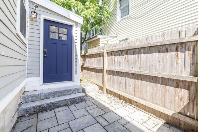 5 Lexington Ave, Boston, MA 02129