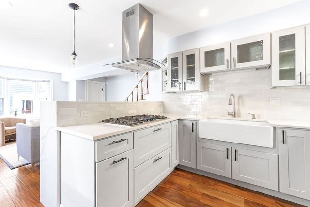 5 Lexington Ave, Boston, MA 02129