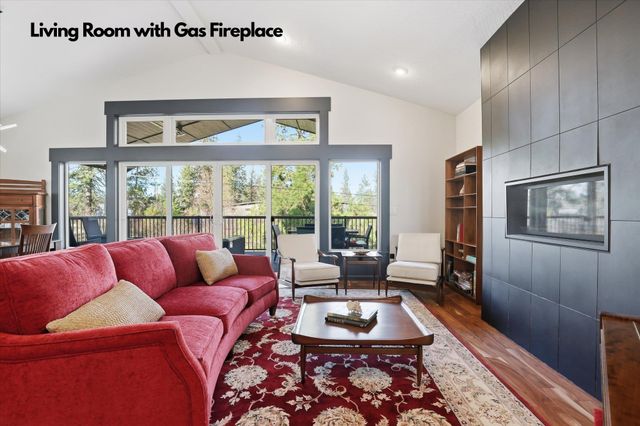 2121 E Cherrytree Ln, Spokane, WA 99203