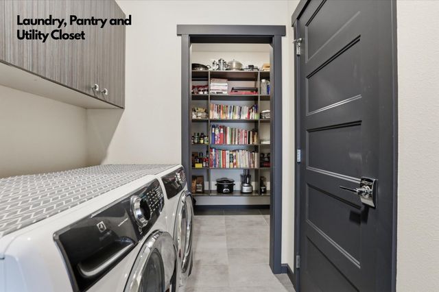 2121 E Cherrytree Ln, Spokane, WA 99203