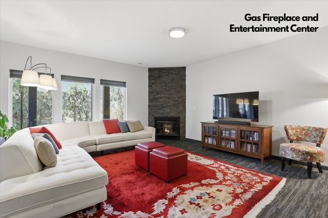 2121 E Cherrytree Ln, Spokane, WA 99203