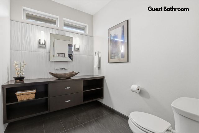 2121 E Cherrytree Ln, Spokane, WA 99203