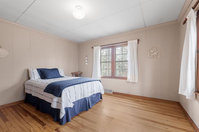 17 Angle Road, Michiana Shores, IN 46360