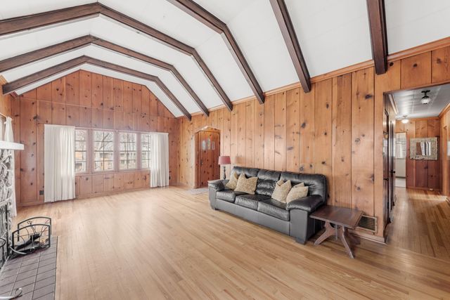 17 Angle Road, Michiana Shores, IN 46360