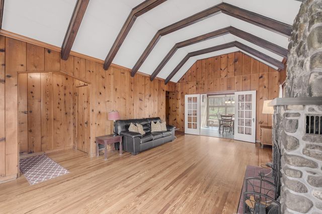 17 Angle Road, Michiana Shores, IN 46360