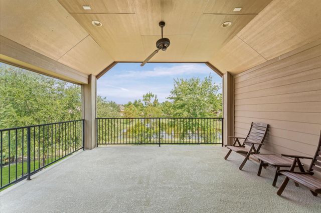 10 Cayuga Pond Court, The Woodlands, TX 77389