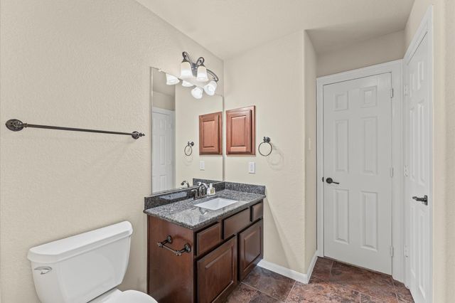 10 Cayuga Pond Court, The Woodlands, TX 77389