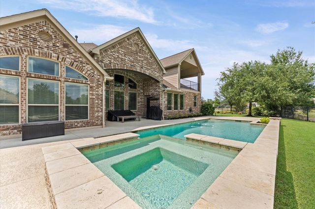 10 Cayuga Pond Court, The Woodlands, TX 77389