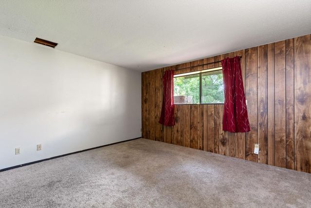 5648 Brookdale Drive N, Brooklyn Park, MN 55443