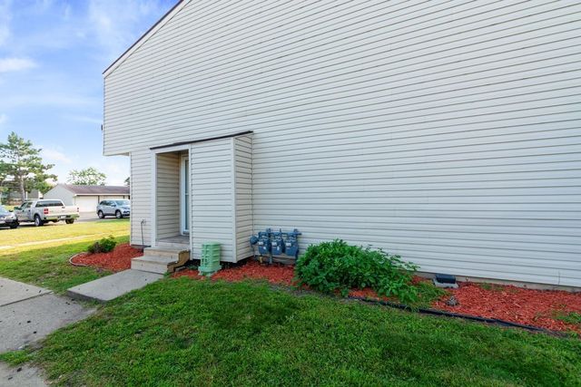 5648 Brookdale Drive N, Brooklyn Park, MN 55443