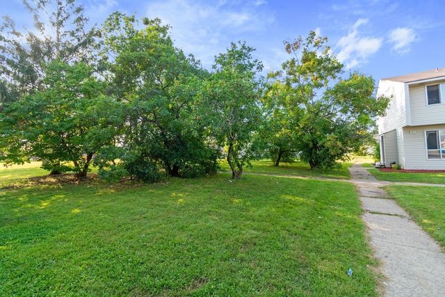 5648 Brookdale Drive N, Brooklyn Park, MN 55443