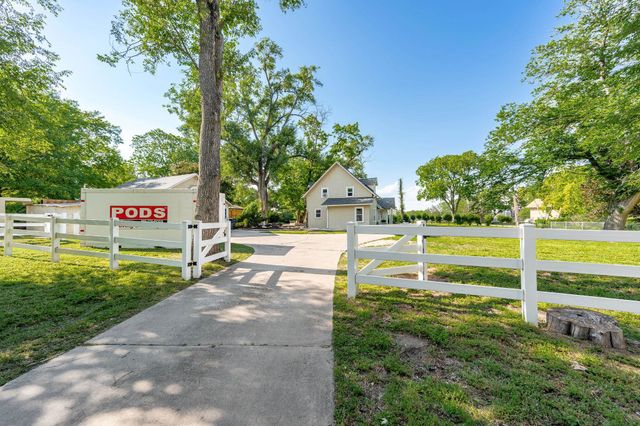2098 N Westridge Ct., Wichita, KS 67203