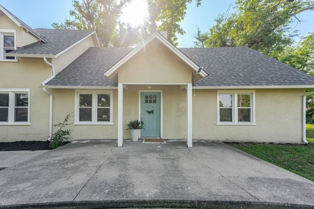 2098 N Westridge Ct., Wichita, KS 67203