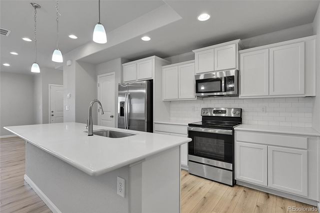 996 Petra Heights, Colorado Springs, CO 80916