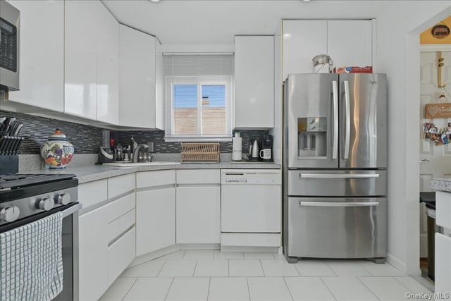 3671 Bayview Street, Seaford, NY 11783