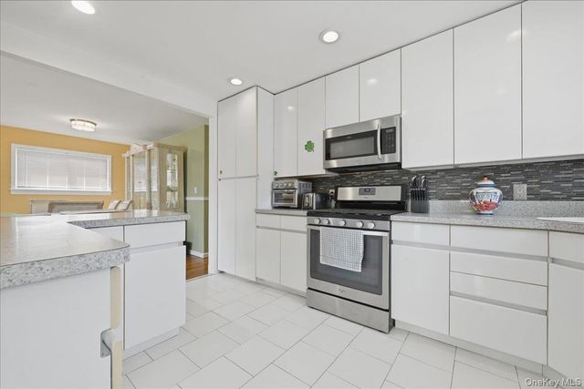 3671 Bayview Street, Seaford, NY 11783