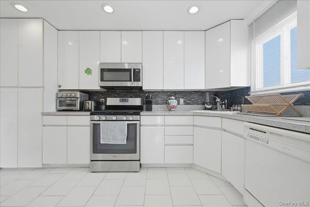 3671 Bayview Street, Seaford, NY 11783