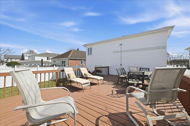 3671 Bayview Street, Seaford, NY 11783