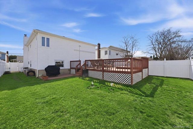 3671 Bayview Street, Seaford, NY 11783