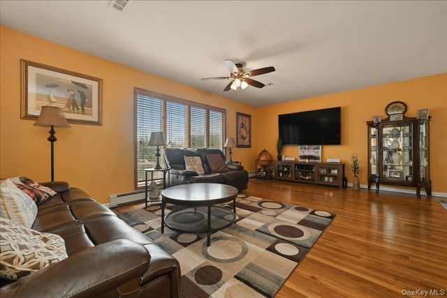 3671 Bayview Street, Seaford, NY 11783