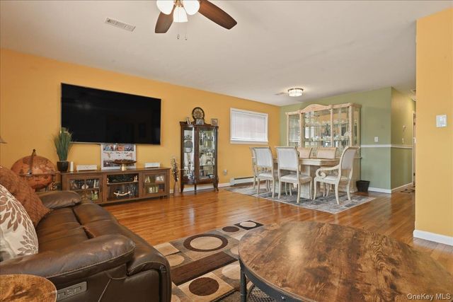 3671 Bayview Street, Seaford, NY 11783