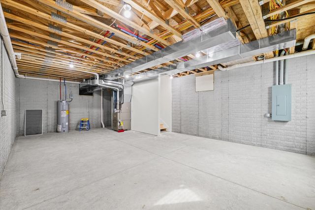 6 Foxtrot Lane, Monticello, IL 61856