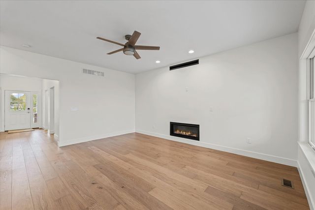 6 Foxtrot Lane, Monticello, IL 61856