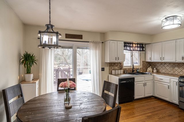 1403 W Beach Road, Waukegan, IL 60087