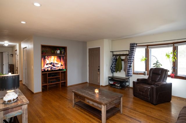 1403 W Beach Road, Waukegan, IL 60087