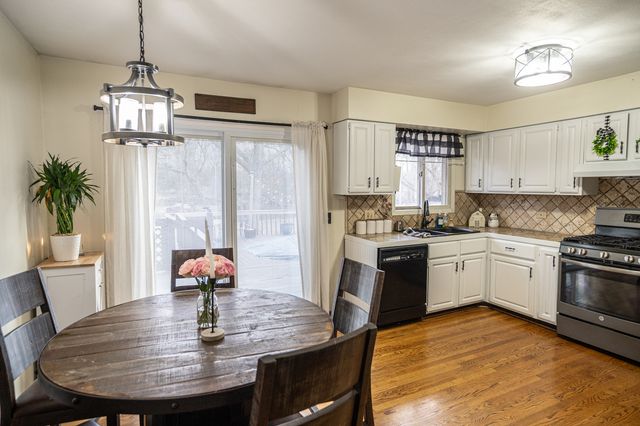 1403 W Beach Road, Waukegan, IL 60087