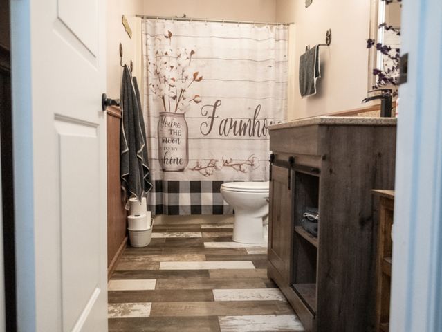 1403 W Beach Road, Waukegan, IL 60087