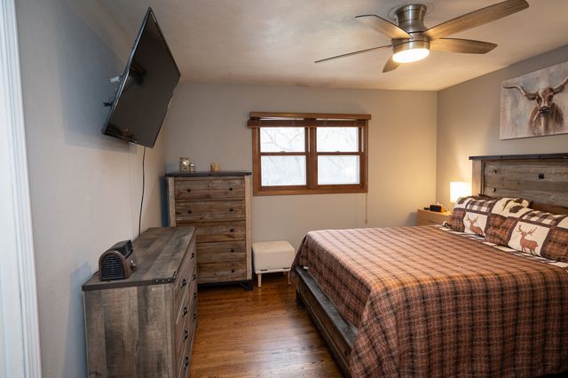 1403 W Beach Road, Waukegan, IL 60087