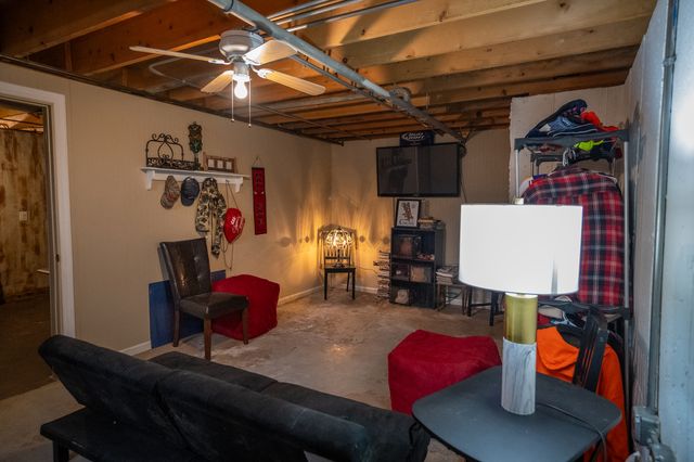 1403 W Beach Road, Waukegan, IL 60087