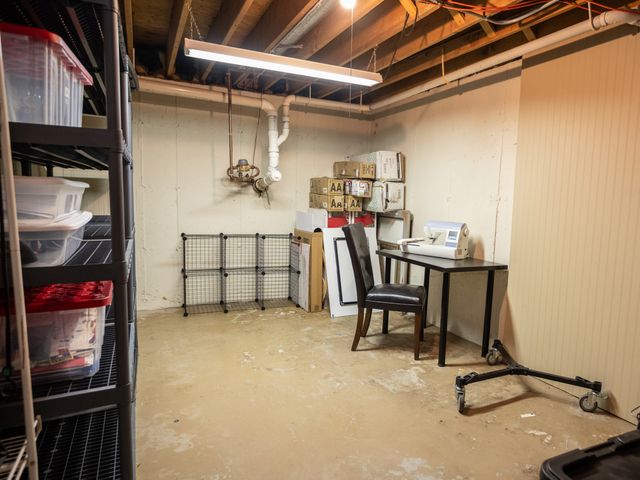 1403 W Beach Road, Waukegan, IL 60087