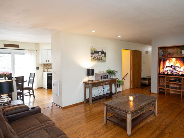 1403 W Beach Road, Waukegan, IL 60087