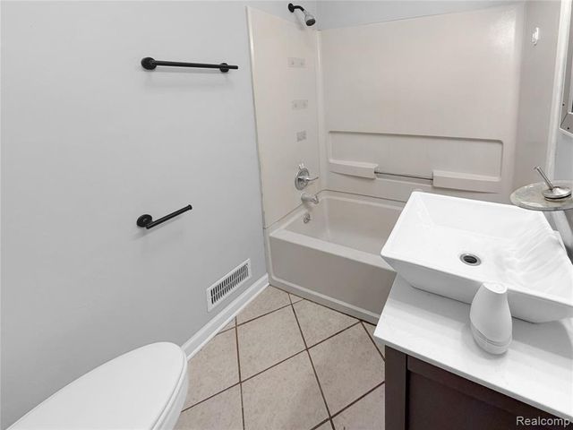 1380 Audrey Street, Burton, MI 48509